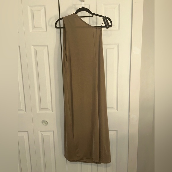 Tan bodycon dress - Picture 4 of 4